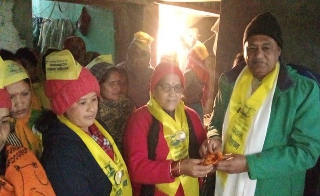 महिला मोर्चा की मंडल उपाध्यक्ष समेत दर्जनों महिलाओं का भाजपा से इस्तीफा निर्दलीय प्रत्याशी पवन को दिया समर्थन