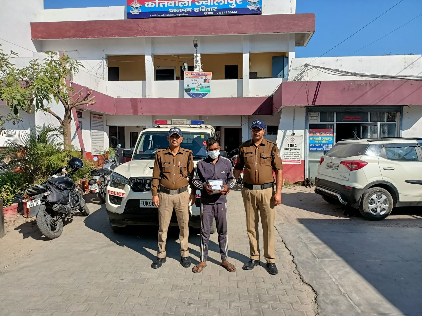 पुलिस द्वारा हिस्ट्रीशीटर को 6.65 ग्राम स्मैक के साथ किया गिरफ्तार 3460 रुपये किये बरामद,जवालापुर कोतवाली का मामला