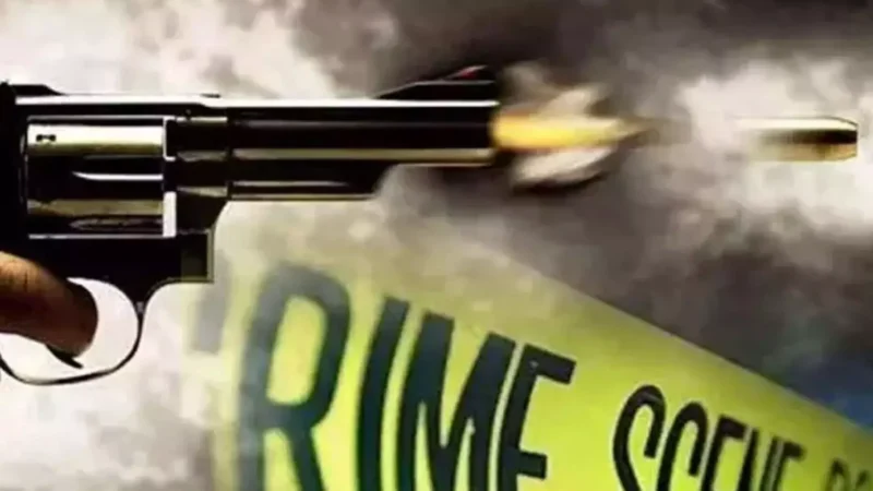 Amroha Firing News: बच्चों से भरी स्कूल वैन पर बदमाशों ने की फायरिंग, 28 बच्चे थे सवार, मचा हड़कंप