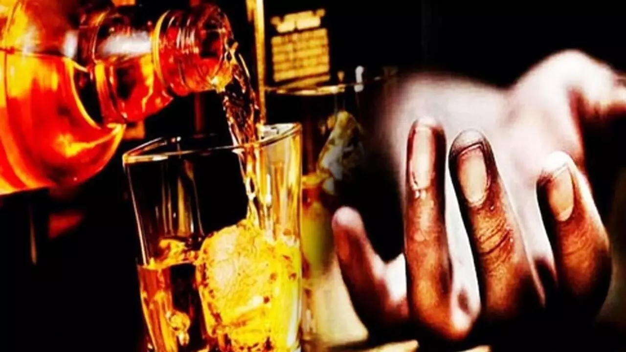 शराब पीने से 32 लोगों की मौत, मेले में पिए पाउच वाली शराब, फिर एक के बाद एक बीमार पड़ने लगे…