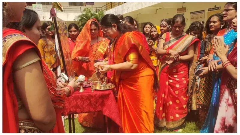 Pt. Harishankar Shukla Memorial College: पं. हरिशंकर शुक्ल स्मृति महाविद्यालय में "गरबा उत्सव 2024"….