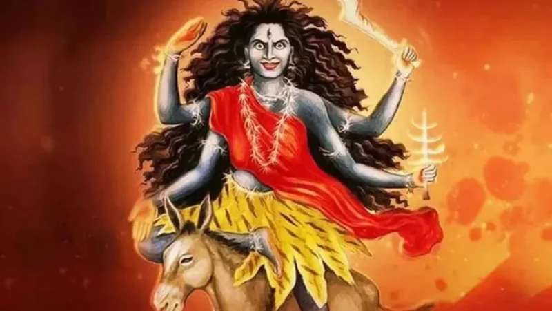 Maa Kaalratri: मां कालरात्रि का स्वरूप है अत्यंत विकराल, डर से कांपते हैं पापी, जानें माता के मंत्र, भोग, स्वरूप और पूजा विधि