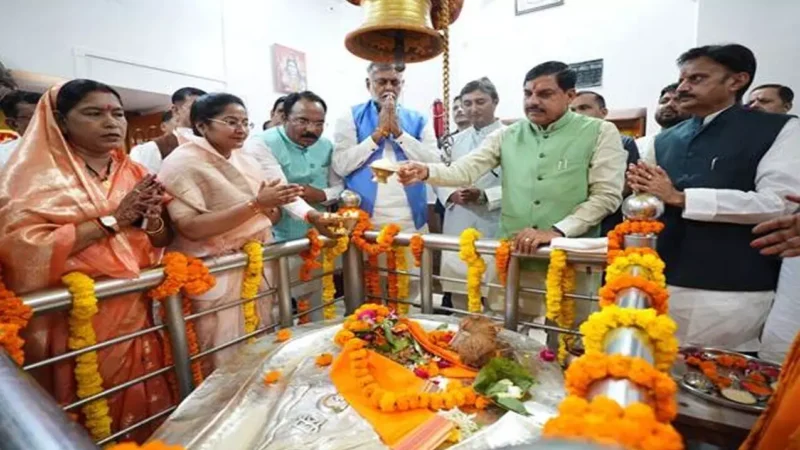CM Mohan Yadav: CM मोहन यादव ने भगवान महामृत्युंजय का किया पूजन, प्रदेशवासियों के कल्याण की मंगल कामना की