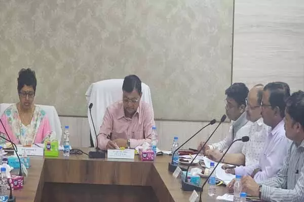 Chhattisgarh News: बड़े स्कूलों में पढ़ेंगे श्रमिक के बच्चे: अटल उत्कृष्ट शिक्षा योजना की प्रक्रिया 1 नवंबर से, श्रमवीरों के लिए तीन नई योजना पर मुहर