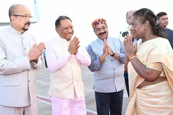 President's visit to Chhattisgarh: दिल्‍ली लौट गईं राष्‍ट्रपति: एयरपोर्ट पर राज्‍यपाल और सीएम सहित पूरी सरकार ने दी विदाई