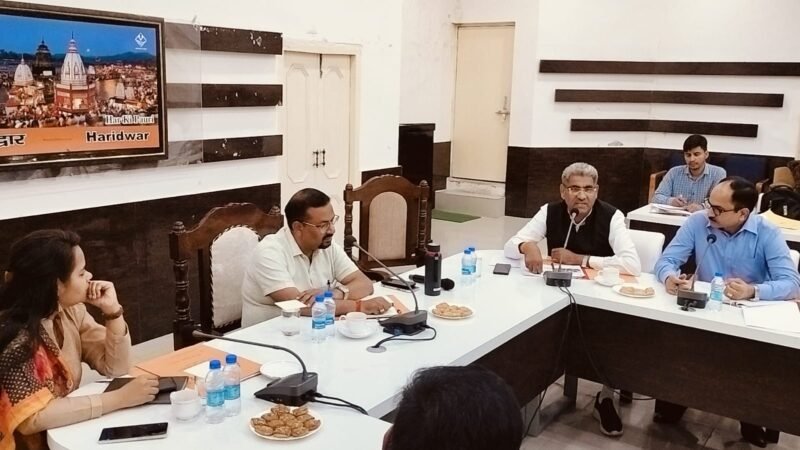 जिलाधिकारी कर्मेन्द्र सिंह ने ‘‘सराकर जनता के द्वार‘‘ कार्यक्रम का माह मई 2025 का रोस्टर किया जारी