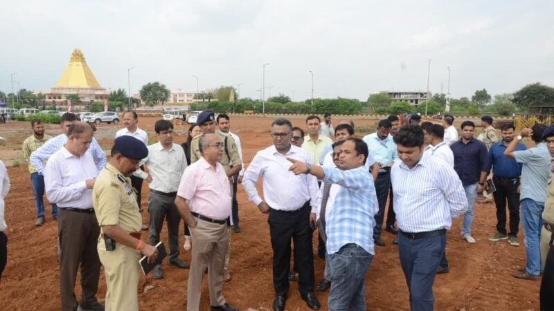 Nava Raipur Air Show: नवा रायपुर में 5 नवंबर को दिखेगा ‘सूर्यकिरण एयरोबैटिक शो’ का रोमांच, कमिश्नर, IG, कलेक्टर और SSP ने लिया तैयारियों का जायजा