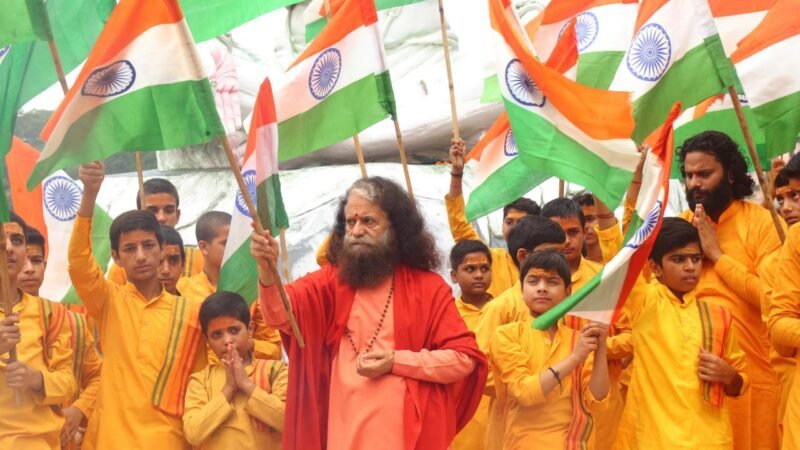 वंदे मातरम् के 150 गौरवशाली वर्षों पर सामूहिक राष्ट्रगान के साथ भारत माता को नमन