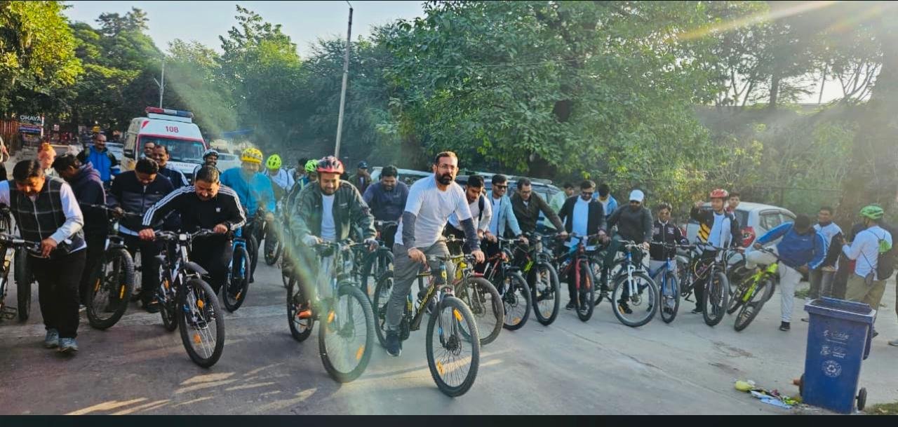 जिला खेल कार्यालय, हरिद्वार द्वारा राज्य स्थापना दिवस की 25वीं जयंती पर साईकिल रैली का आयोजन किया