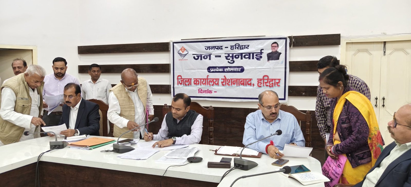 जिलाधिकारी की जनसुनवाई कार्यक्रम में 72 समस्याएं की गए दर्ज जिसमें मौके पर 31 समस्याओं का किया निराकरण