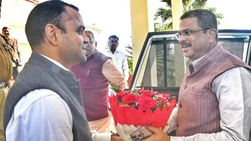 जिलाधिकारी ने सीवर लाइन कार्यों का किया निरीक्षण