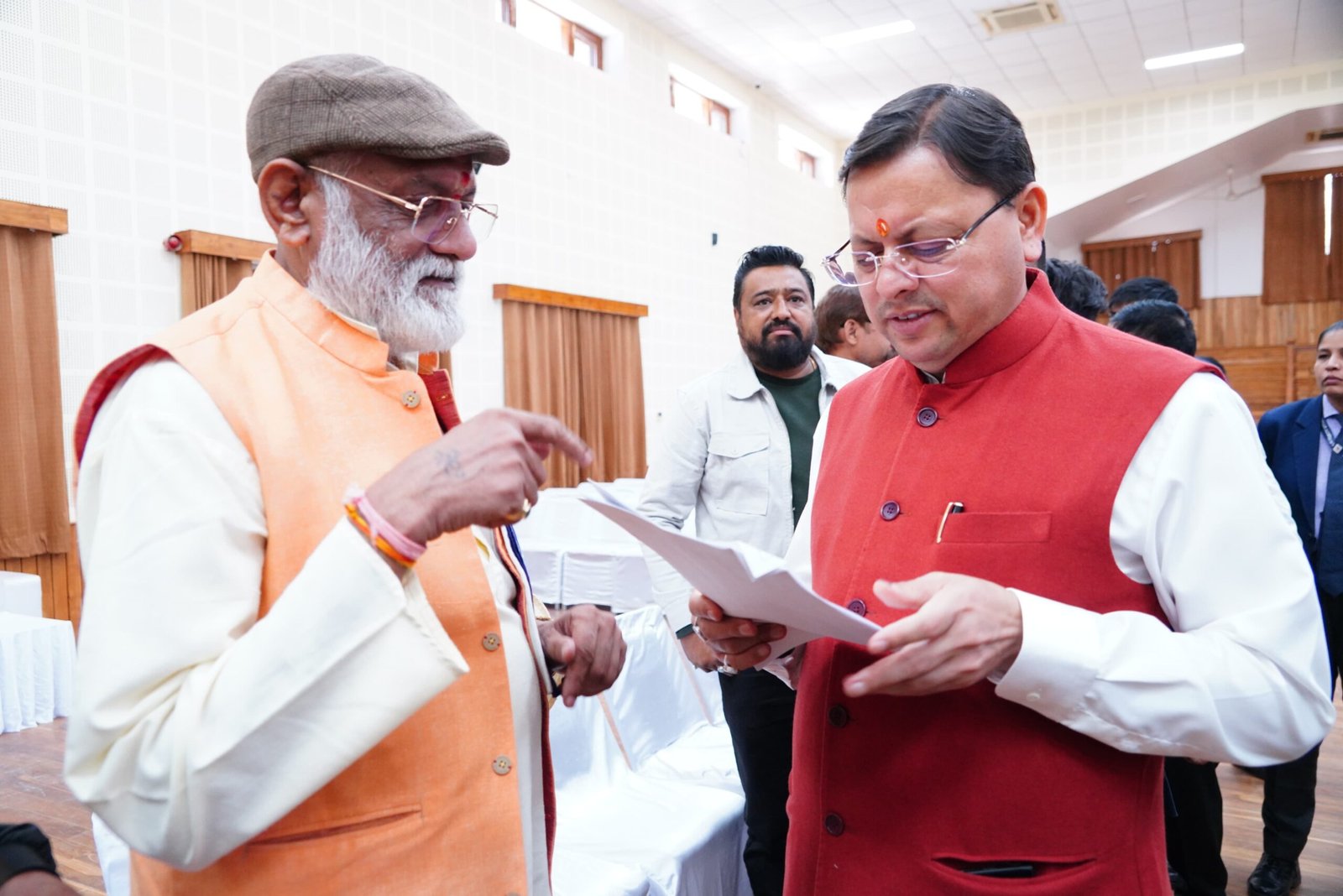 मुख्यमंत्री धामी ने जनता मिलन कार्यक्रम में सुनी जन समस्याएं