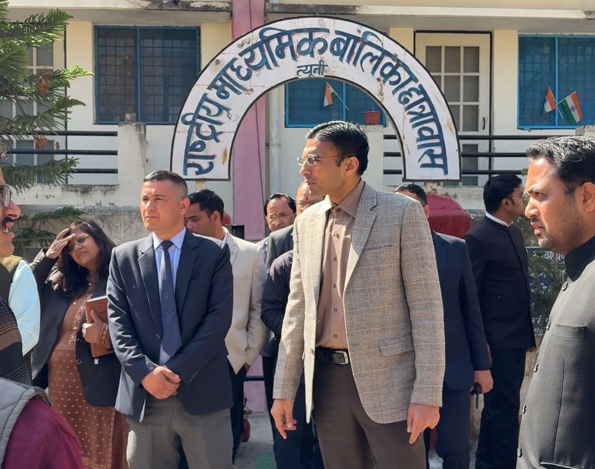 प्रोजेक्ट ‘‘उत्कर्ष’’  शिक्षा के उत्थान लिए जिला प्र्रशासन का क्रातिकारी विजन; असर धरातल पर; आत्मविश्वासी बने अपने सरकारी विद्या के मंदिर