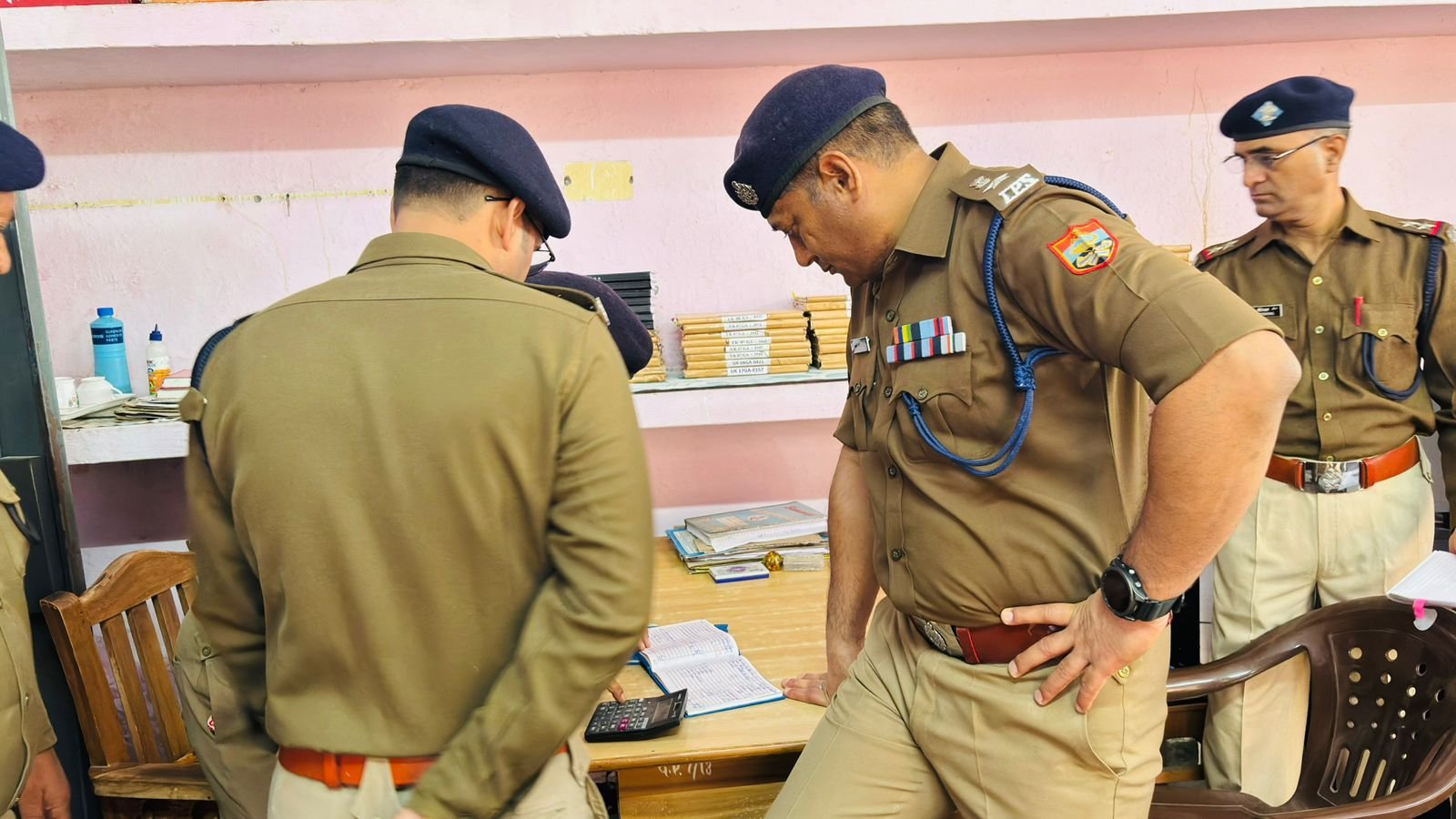 पुलिस लाइन में साप्ताहिक परेड का आयोजन