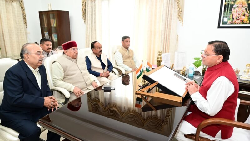 मुख्यमंत्री से राज्य सभा सांसद के नेतृत्व में बार एसोसिएशन देहरादून के प्रतिनिधि मंडल ने भेंट की