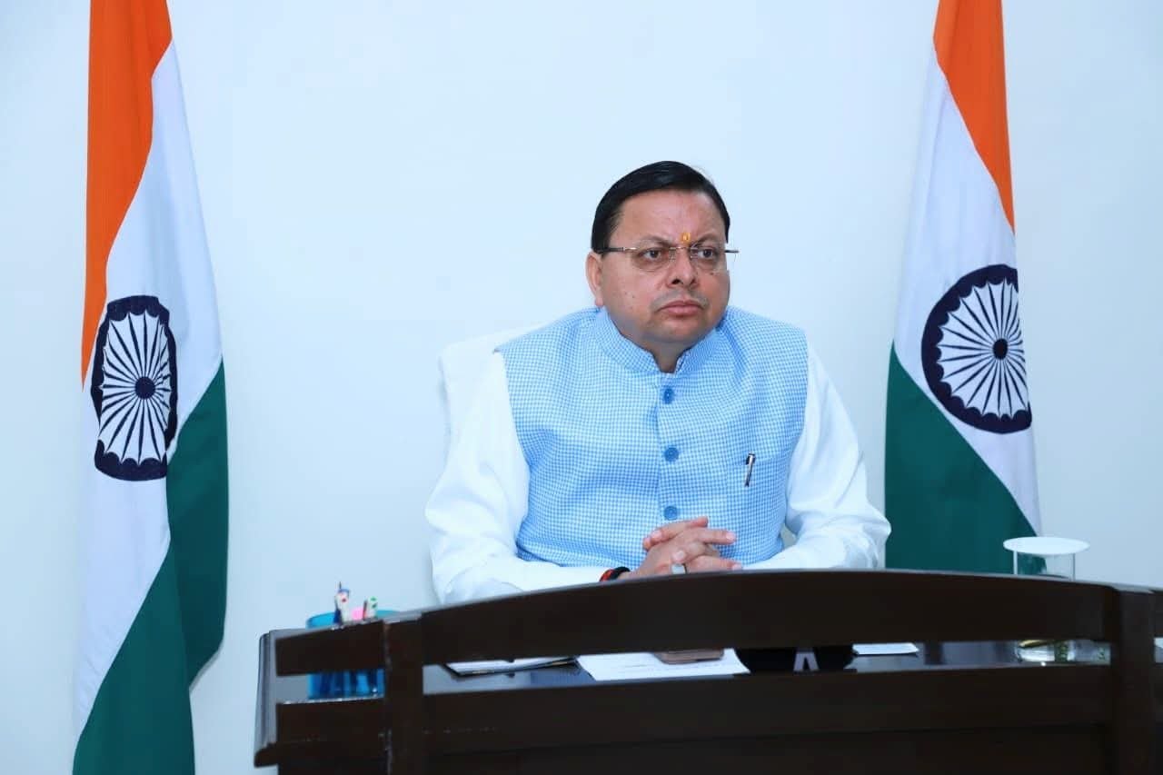 मुख्यमंत्री ने राज्य के जिलाधिकारियों और वरिष्ठ अधिकारियों के साथ वर्चुअल माध्यम से समीक्षा बैठक की