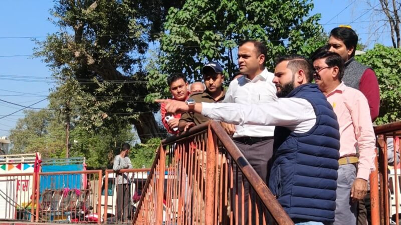 जिलाधिकारी मयूर दीक्षित ने किया पौराणिक भीमगौड़ा कुण्ड क्षेत्र का निरीक्षण