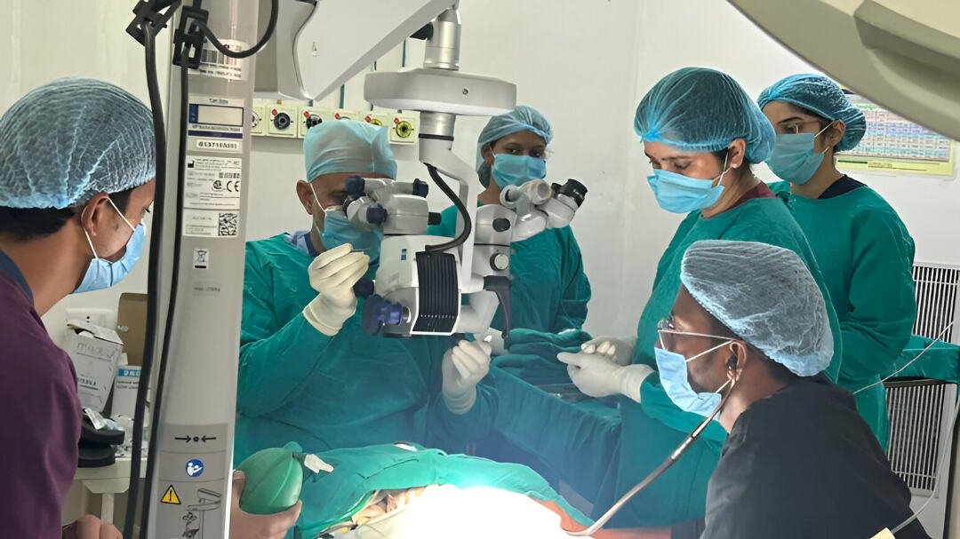 SIMS Bilaspur: नेत्रदान से मिली रोशनी, सिम्स में चार मरीजों का सफल कॉर्निया प्रत्यारोपण, जख्मी आंखों में लौटी  रोशनी