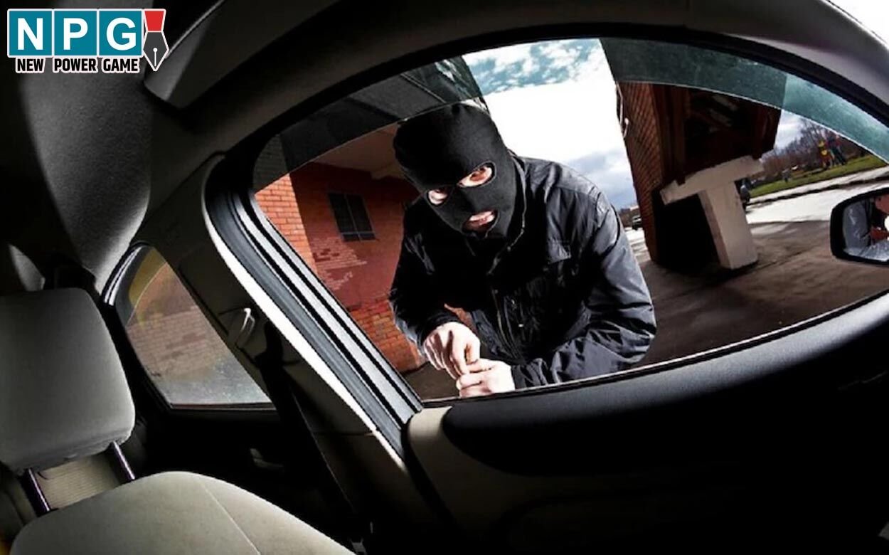 Raipur News: रायपुर में दिनदहाड़े चोरी, कार का कांच तोड़कर 10 लाख नगदी और एप्पल लैपटाॅप चोरी