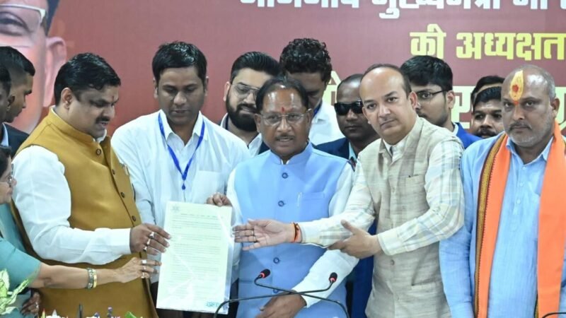 CG News: 40 आईटी कंपनियों से हुआ एमओयू, चिट फंड कंपनी के 4601 निवेशकों को वापस दिलाए गए 7.38 करोड़ रूपए, सीएम विष्णुदेव बोले-जीरामजी योजना से…