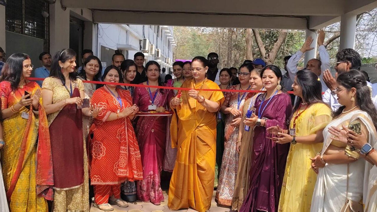 Harishankar Utsav in "Anand Mela" 2026: पं. हरिशंकर शुक्ल स्मृति महाविद्यालय में आनंद मेले का सफल एवं उत्साहपूर्ण आयोजन