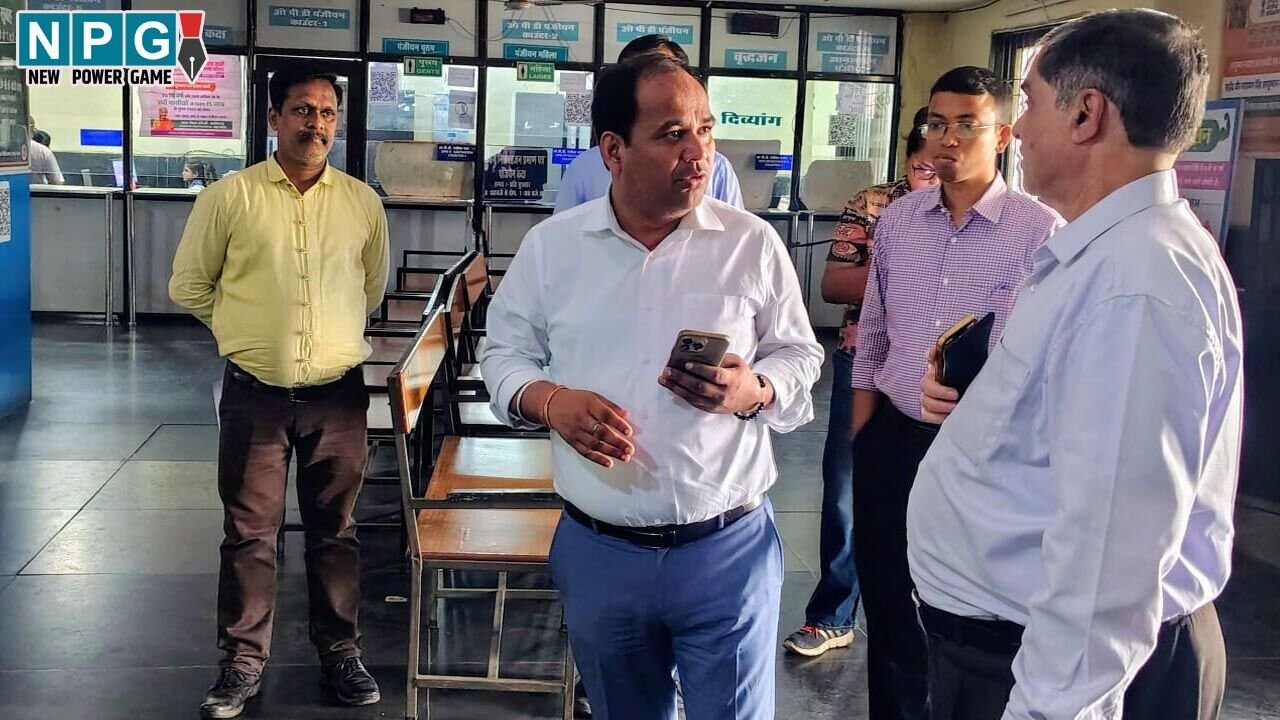 Raipur News: लापरवाही देख भड़क उठे कलेक्टर… कर्मचारी की वेतन वृद्धि रोकने और अस्पताल के सिविल सर्जन को नोटिस…