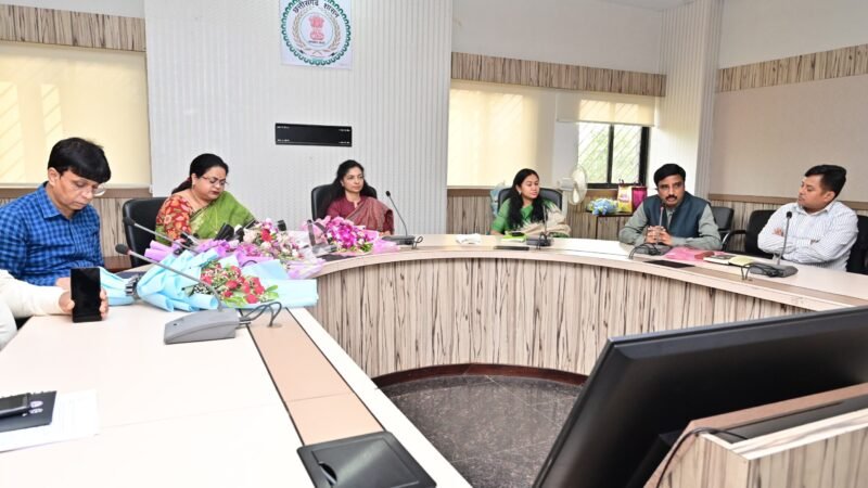 Employee News: कर्मचारियों के हित में मंत्रालय में “अर्जित वेतन के विरुद्ध ऋण योजना” का शुभारंभ, फेडरेशन के पदाधिकारियों की मौजूदगी में प्रस्तुतीकरण