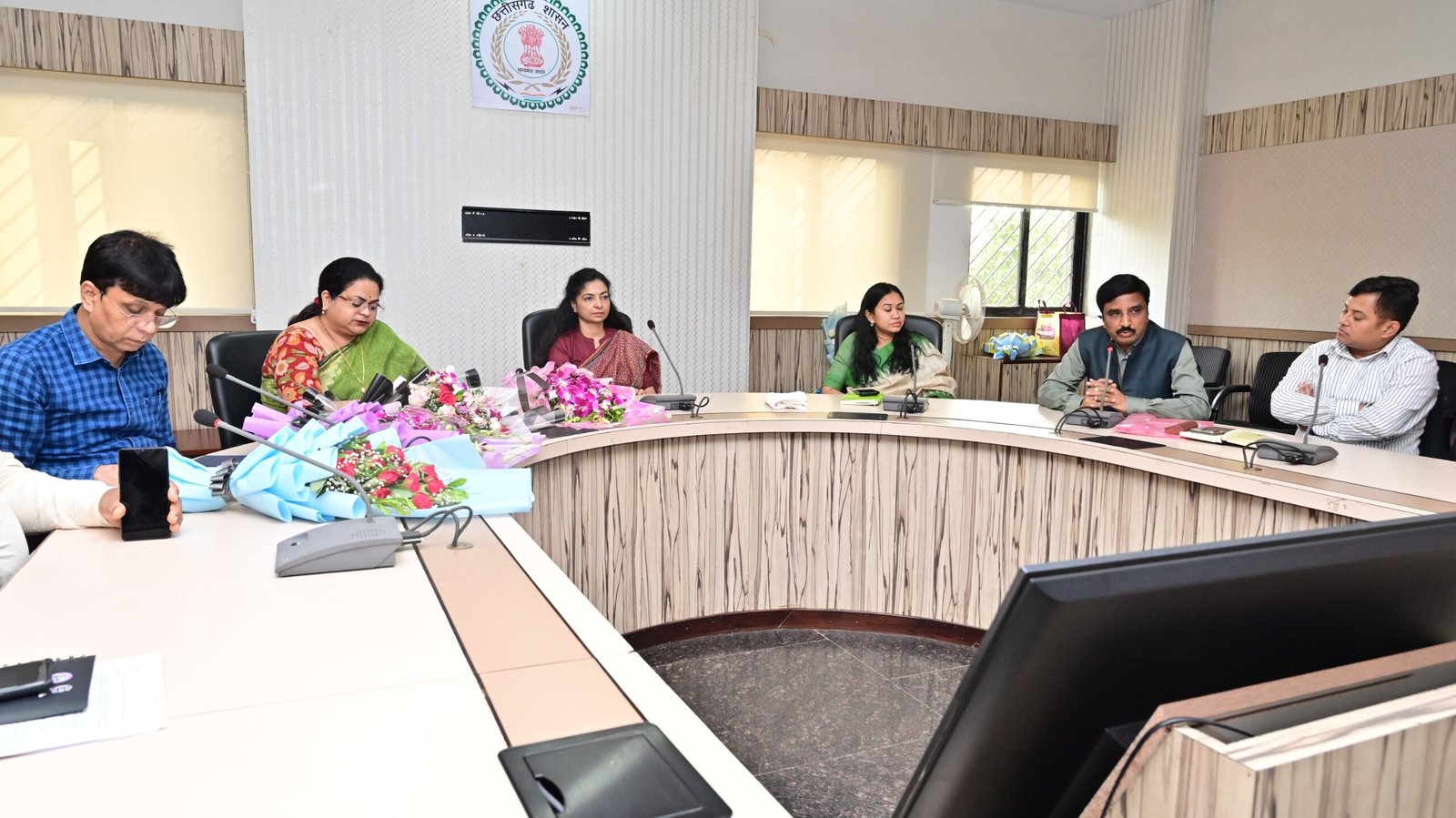 Employee News: कर्मचारियों के हित में मंत्रालय में “अर्जित वेतन के विरुद्ध ऋण योजना” का शुभारंभ, फेडरेशन के पदाधिकारियों की मौजूदगी में प्रस्तुतीकरण