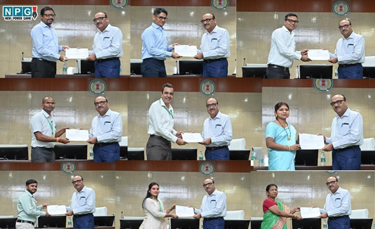 CG Karmachari News: ई-ऑफिस, बायोमेट्रिक्स अटेंडेंस में इस विभाग को मिला पहला पुरस्कार, CS ने कर्मचारियों को किया सम्मानित