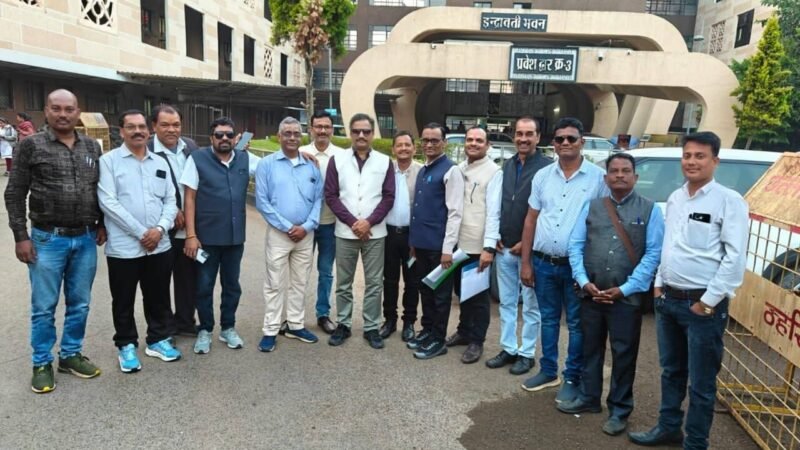 CG Janganana News: जनगणना के दौरान शिक्षक की मौत: 1 करोड़ दुर्घटना बीमा देने की एसोसिएशन ने सरकार से की मांग, *निर्वाचन की तर्ज पर हो बीमा सुरक्षा