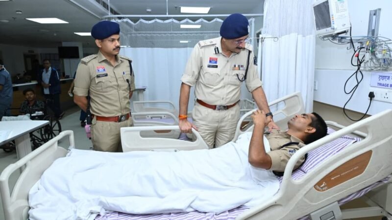 रैली के दौरान 16 पुलिस जवान घायल, पुलिस कमिश्नर ने अस्पताल पहुंचकर घायल पुलिस जवानों का जाना हाल