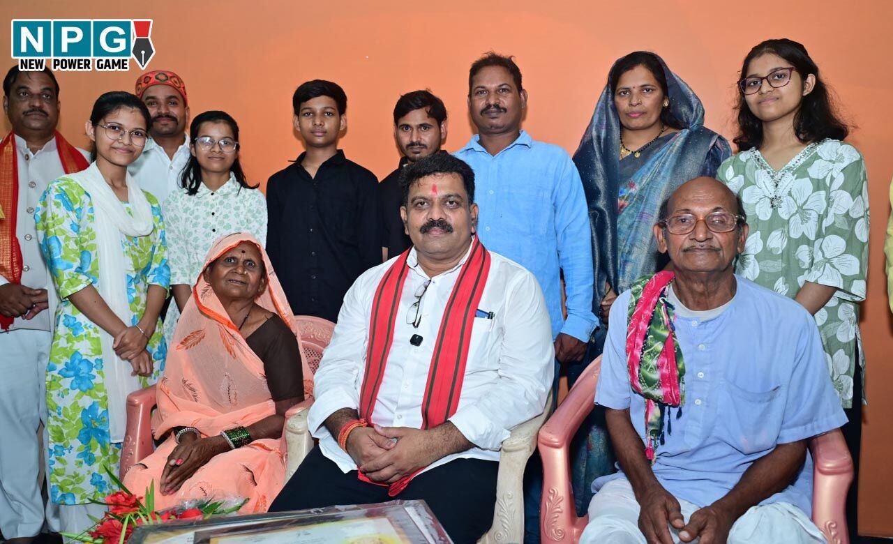 CG के इस जिले की तीन बहनों ने NEET में रचा इतिहास: एक साथ पास की परीक्षा, बिना कोचिंग के घर पर रहकर ऑनलाइन की पढ़ाई