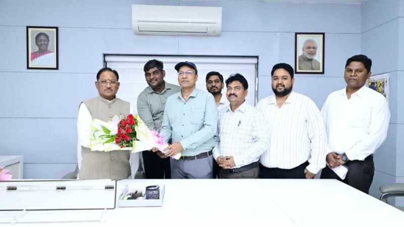 CG सार्वजनिक अवकाश घोषित: इस दिन स्कूल, कॉलेज, दफ्तर, बैंक, कोषालय रहेंगे बंद, GAD ने जारी की अधिसूचना