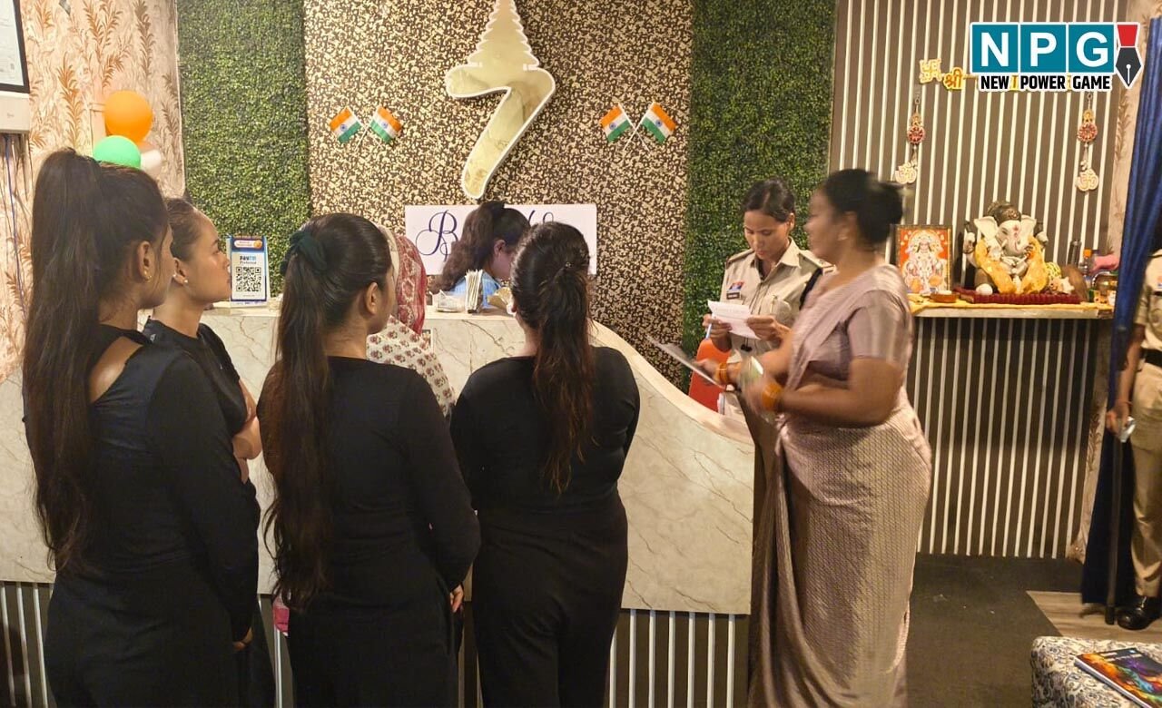 CG: 30 स्पा सेंटरों पर ताबड़तोड़ छापेमारी, पुलिस को अचानक देख मैनेजर और स्टाफ में मचा हड़कंप,  आपत्तिजनक सामान जब्त, देखें वीडियो…