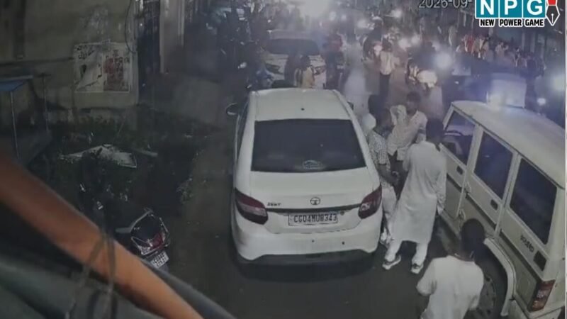 रायपुरः पुलिस की गाड़ी से चोरी, जवान संभाल रहे थे ट्रैफिक व्यवस्था, तभी चोरों ने खुलेआम पेट्रोलिंग वाहन से की चोरी